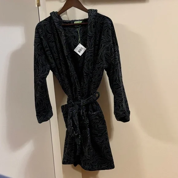 Vera Bradley Black and Green Patterned hooded robe - Picture 1 of 8